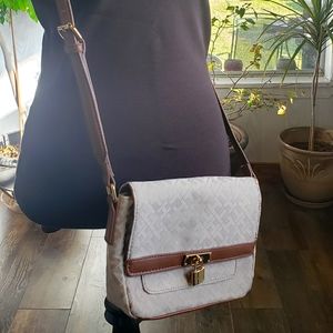 Tommy Hilfiger crossbody bag